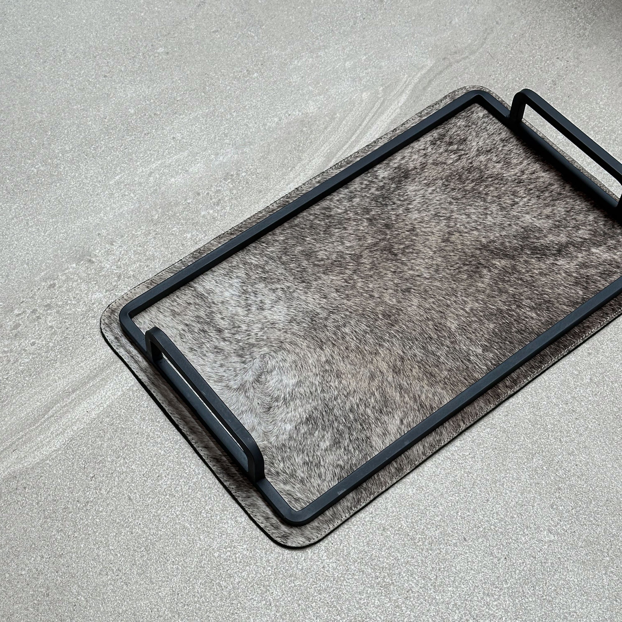 Charola de piel con pelo chica - Café con beige y gris