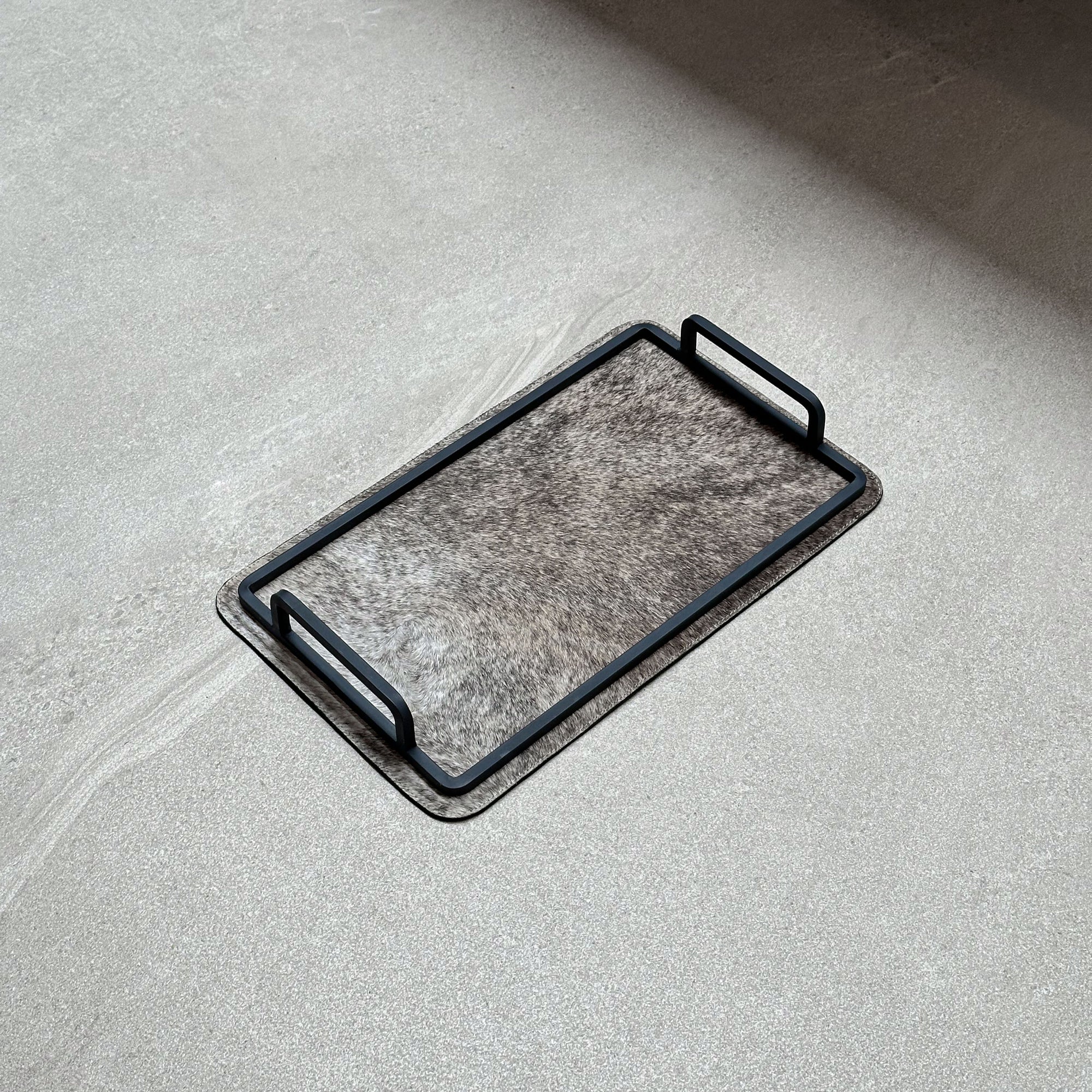 Charola de piel con pelo chica - Café con beige y gris