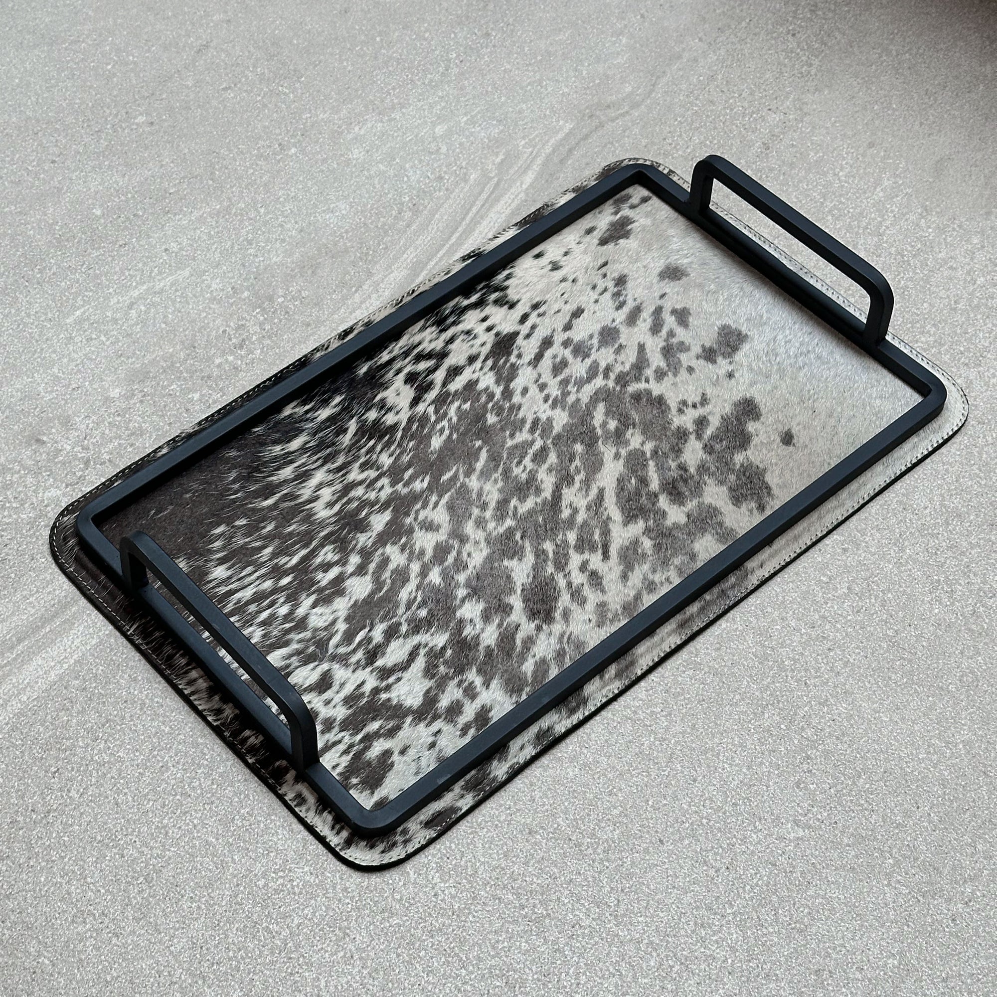 Charola de piel con pelo chica - Manchas blancas y cafés