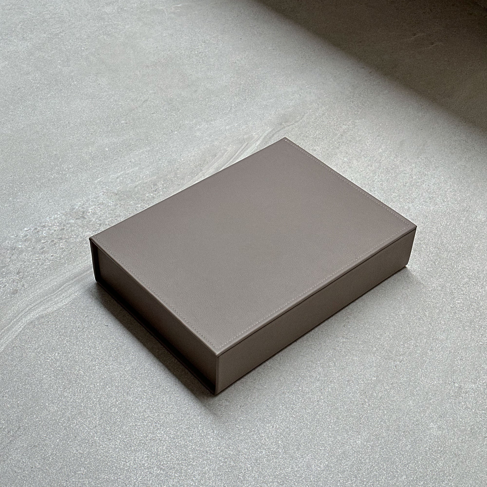 Caja de piel rectangular - Beige