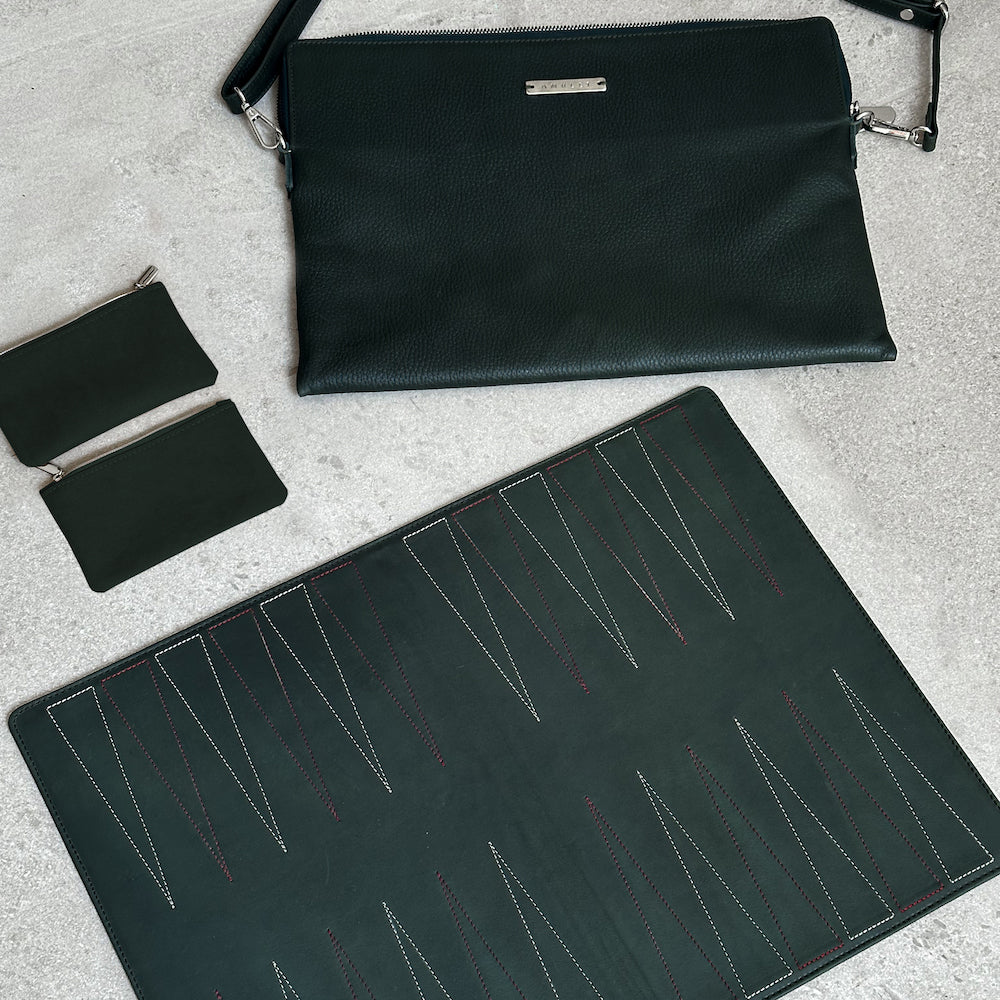 Backgammon de viaje de piel verde