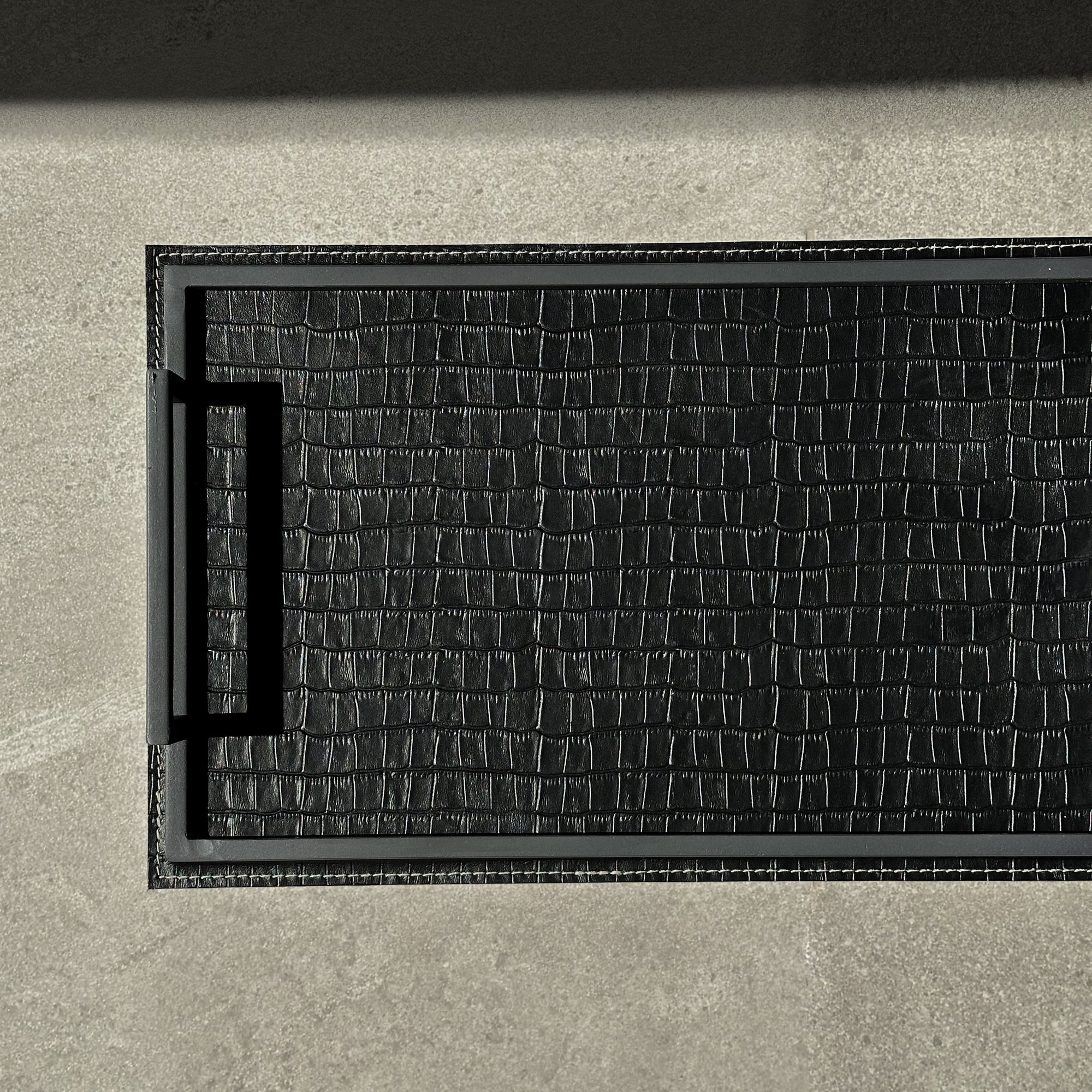 Charola de piel lisa chica - Negro Croco