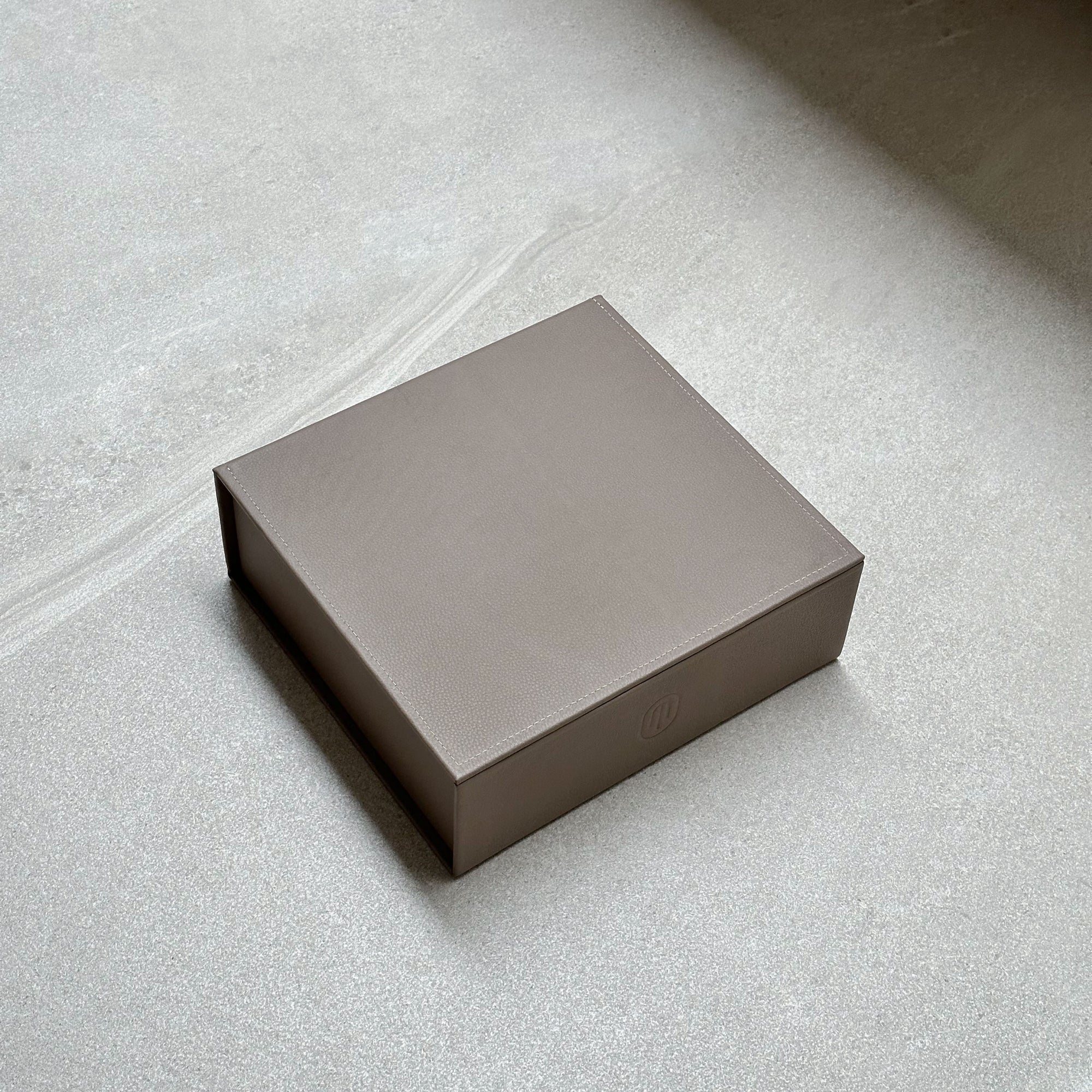 Caja de piel cuadrada - Beige