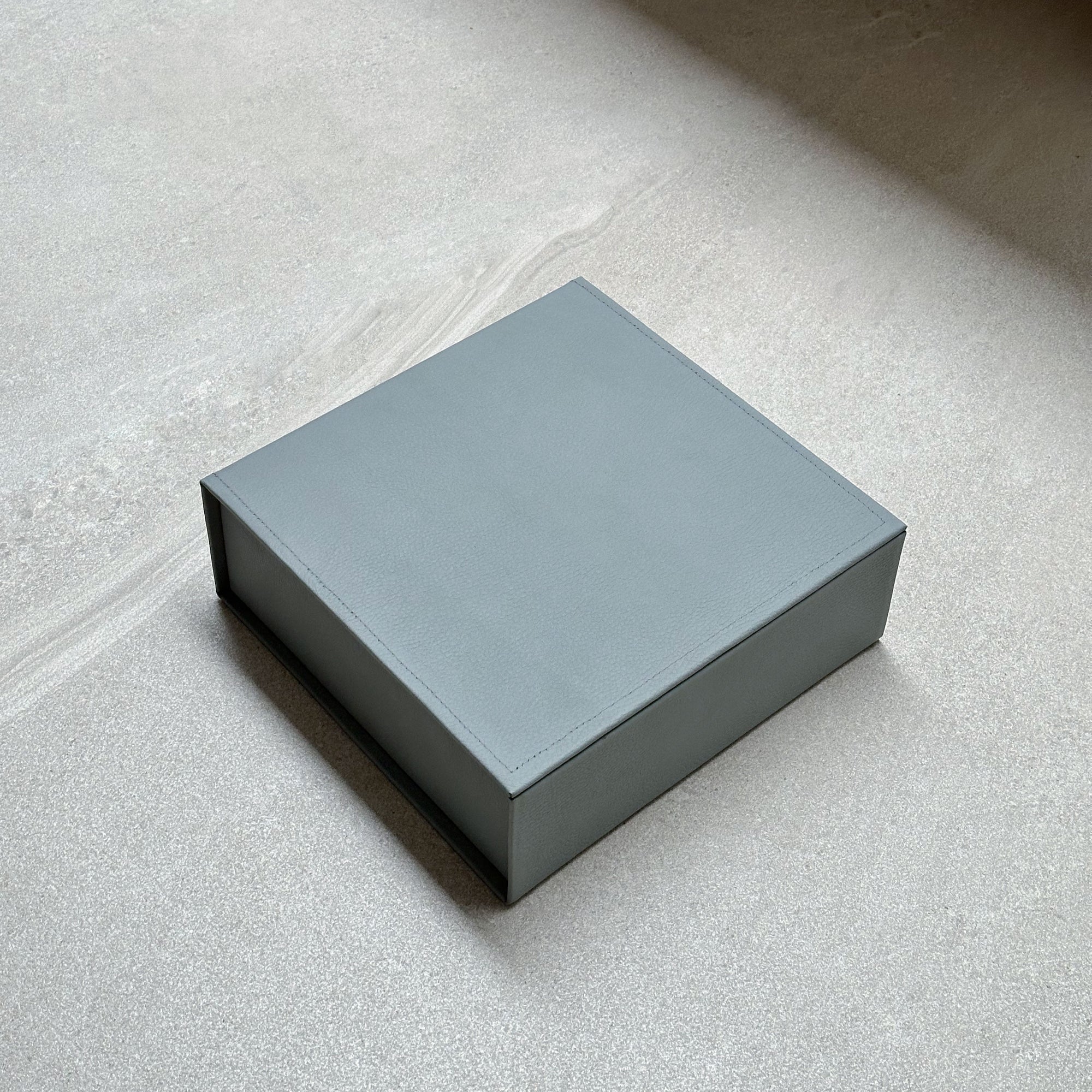 Caja de piel cuadrada - Gris