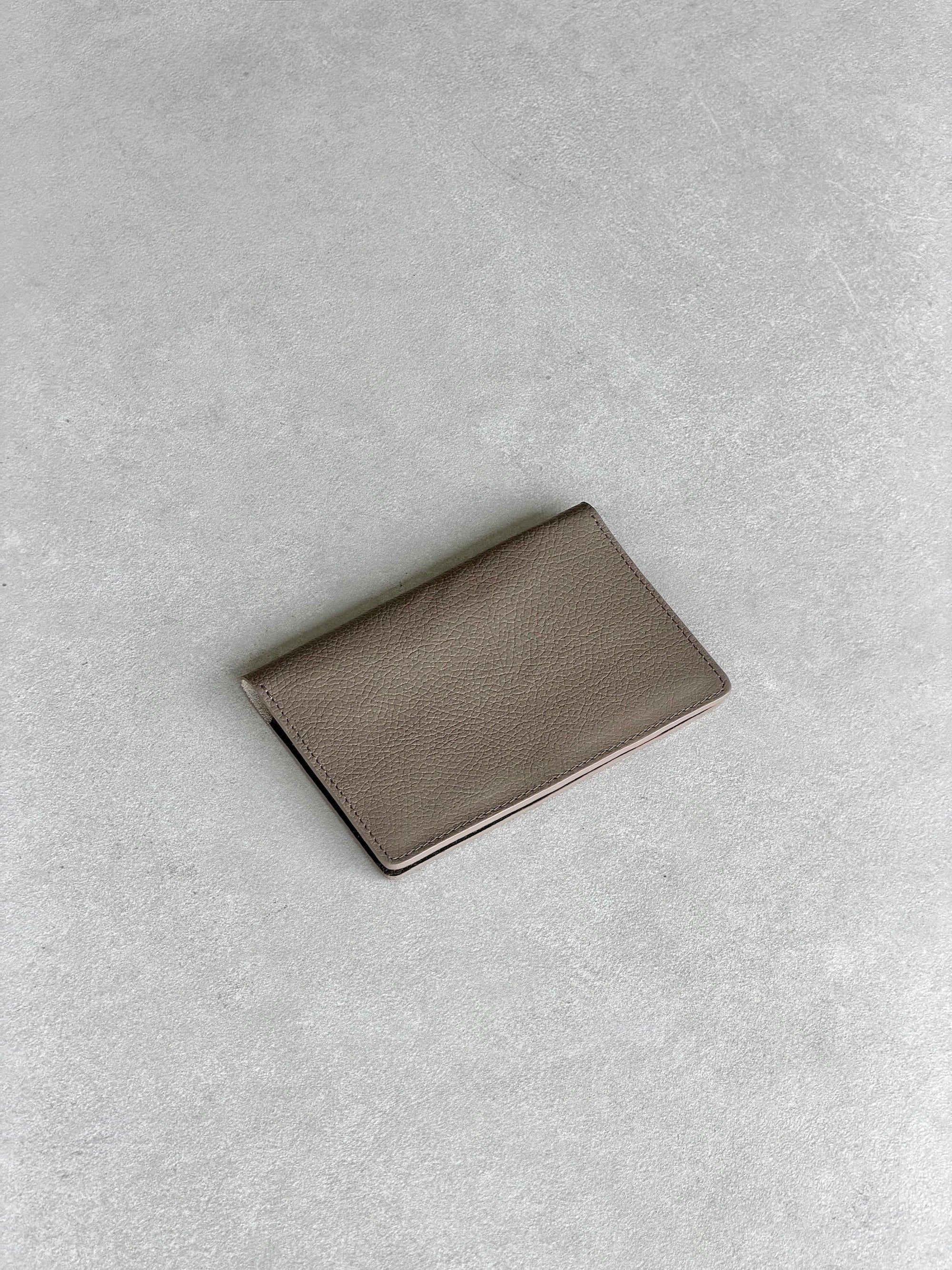 Portapasaporte individual - Beige con greige