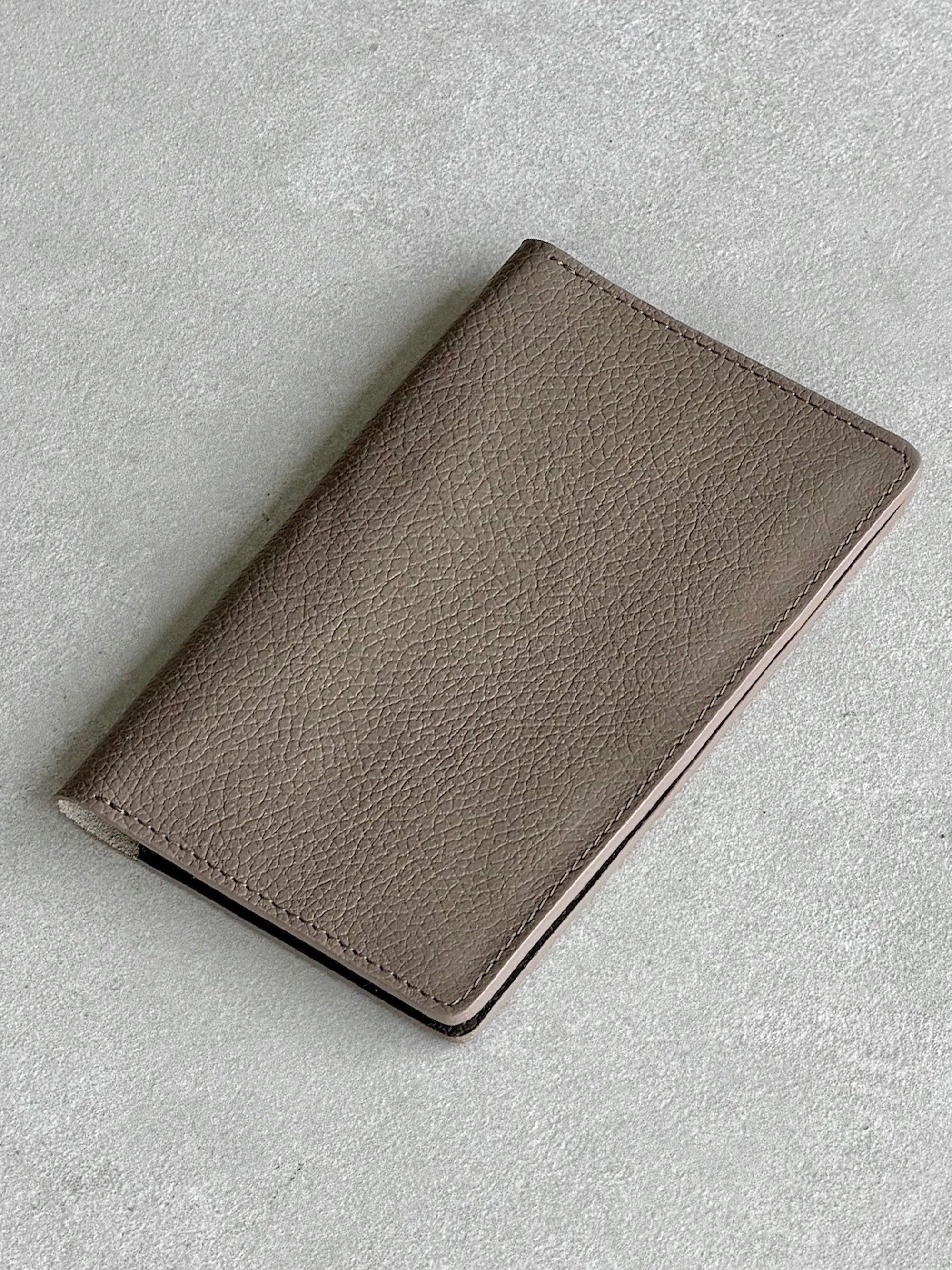 Portapasaporte individual - Beige con greige