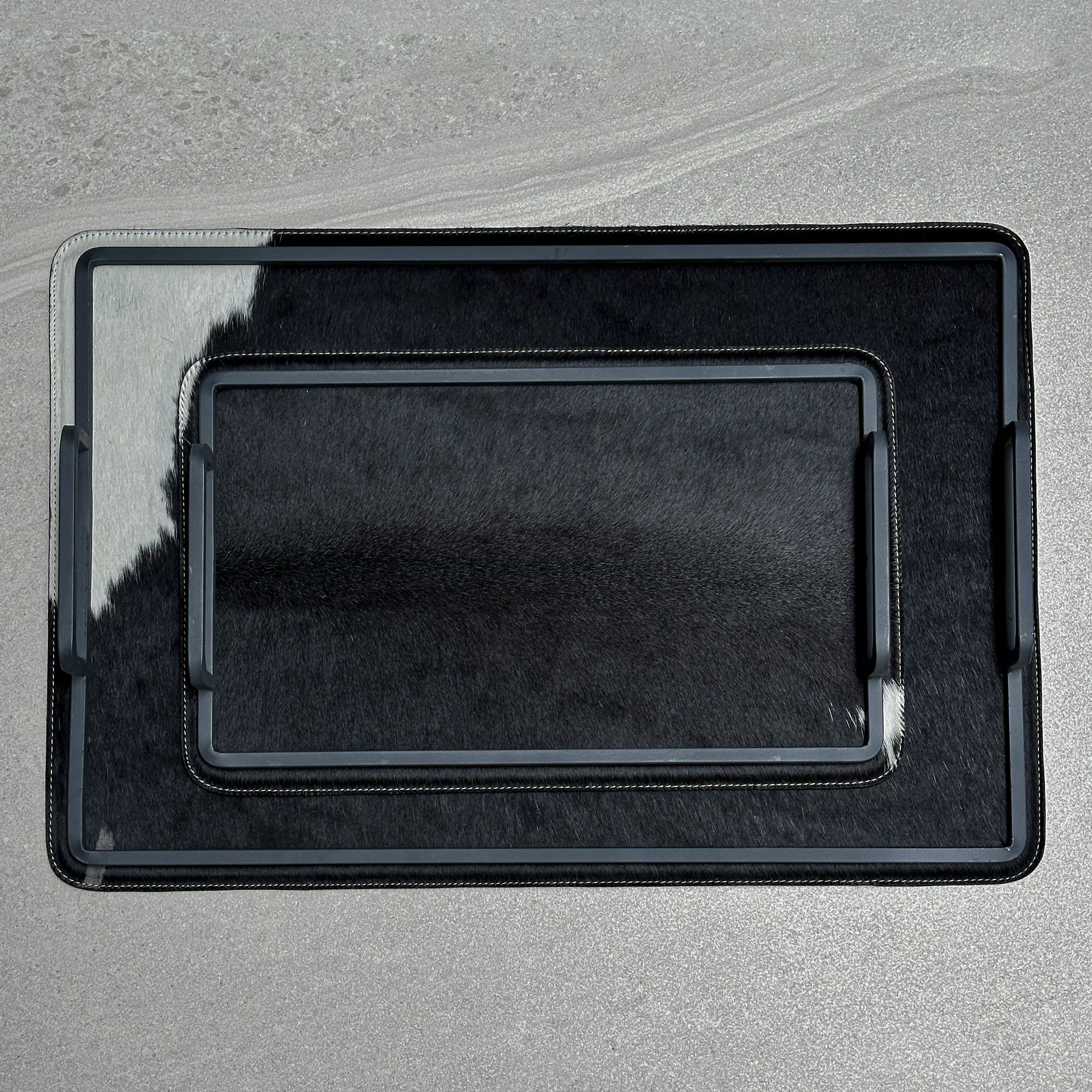 Set charolas con piel de pelo - Negra con mancha blanca