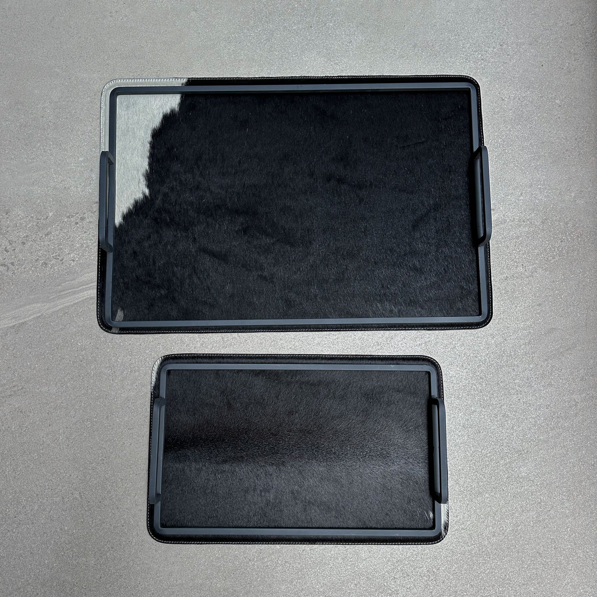 Set charolas con piel de pelo - Negra con mancha blanca