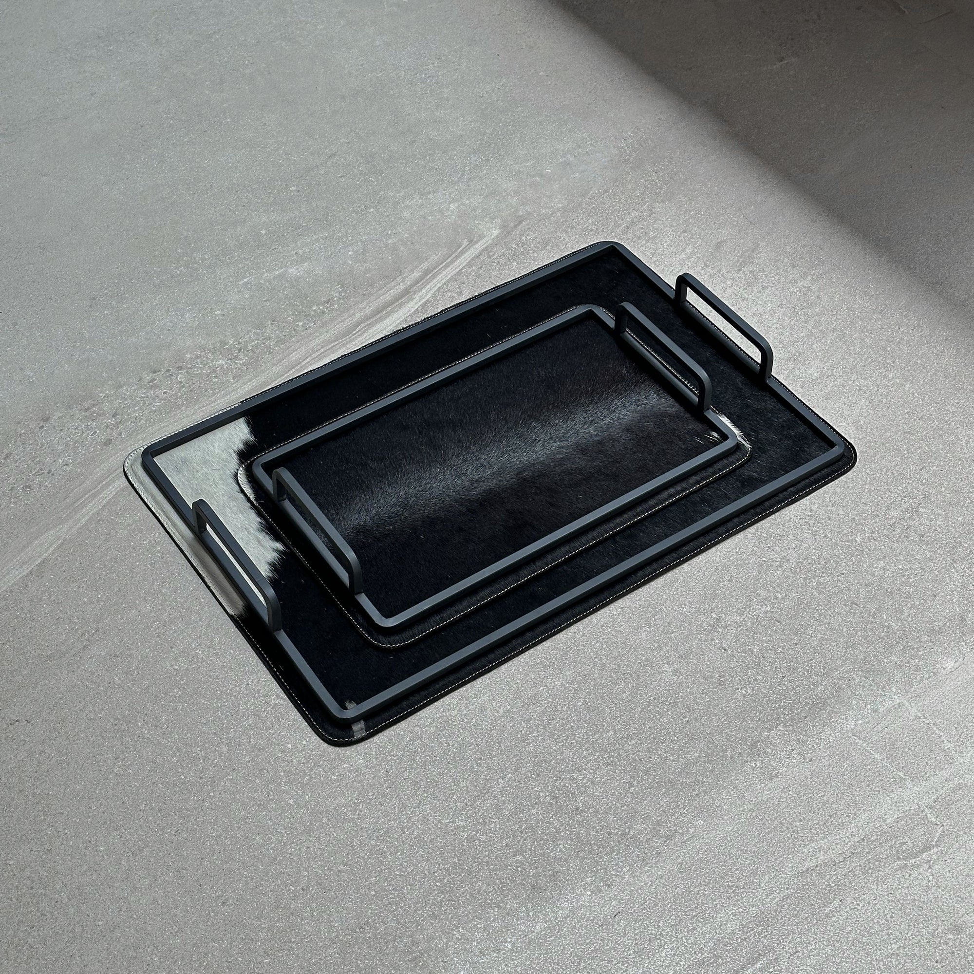 Set charolas con piel de pelo - Negra con mancha blanca