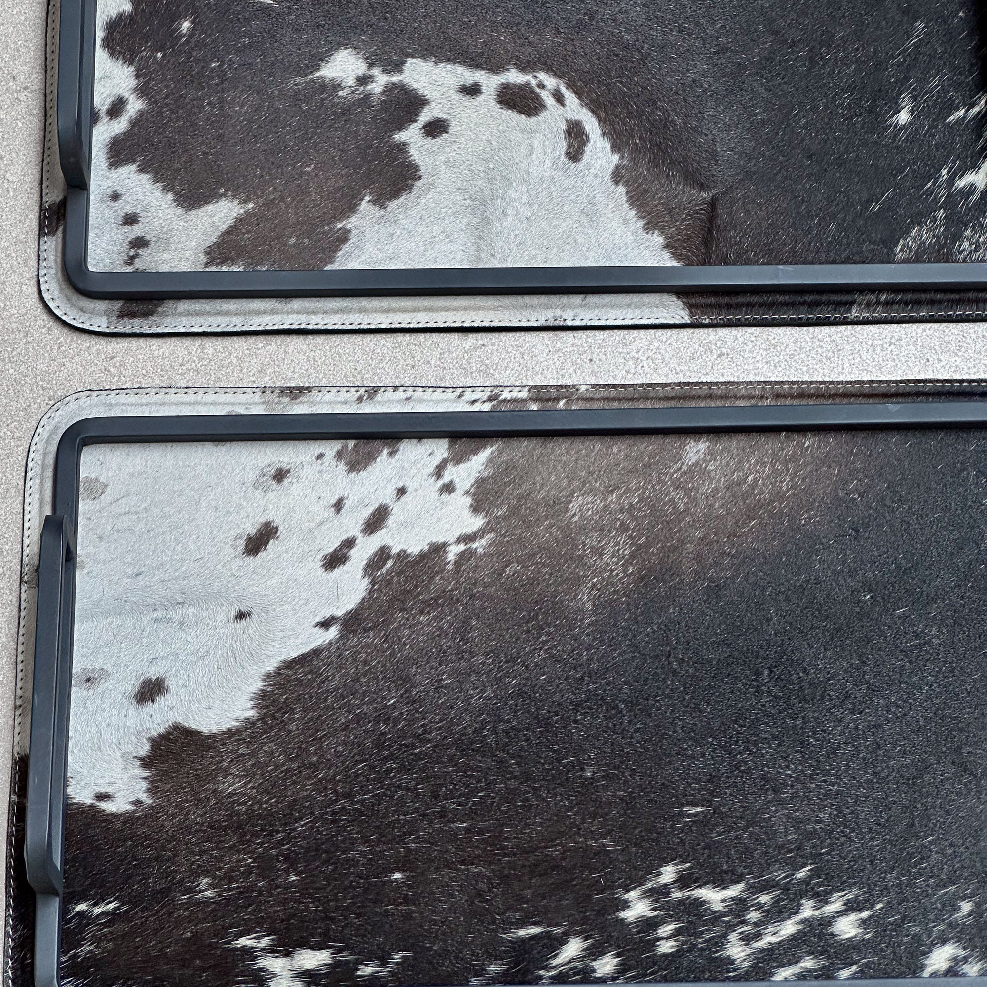 Set de dos charolas chicas - Negras con café y manchas blancas