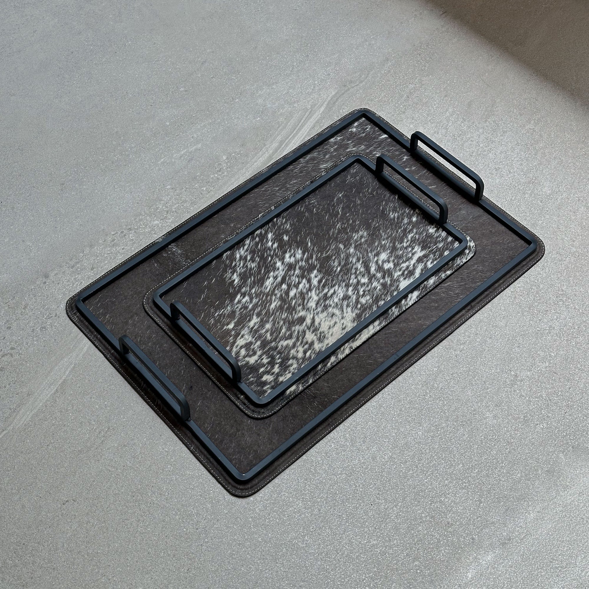 Set charolas con piel de pelo - Café con manchas blancas