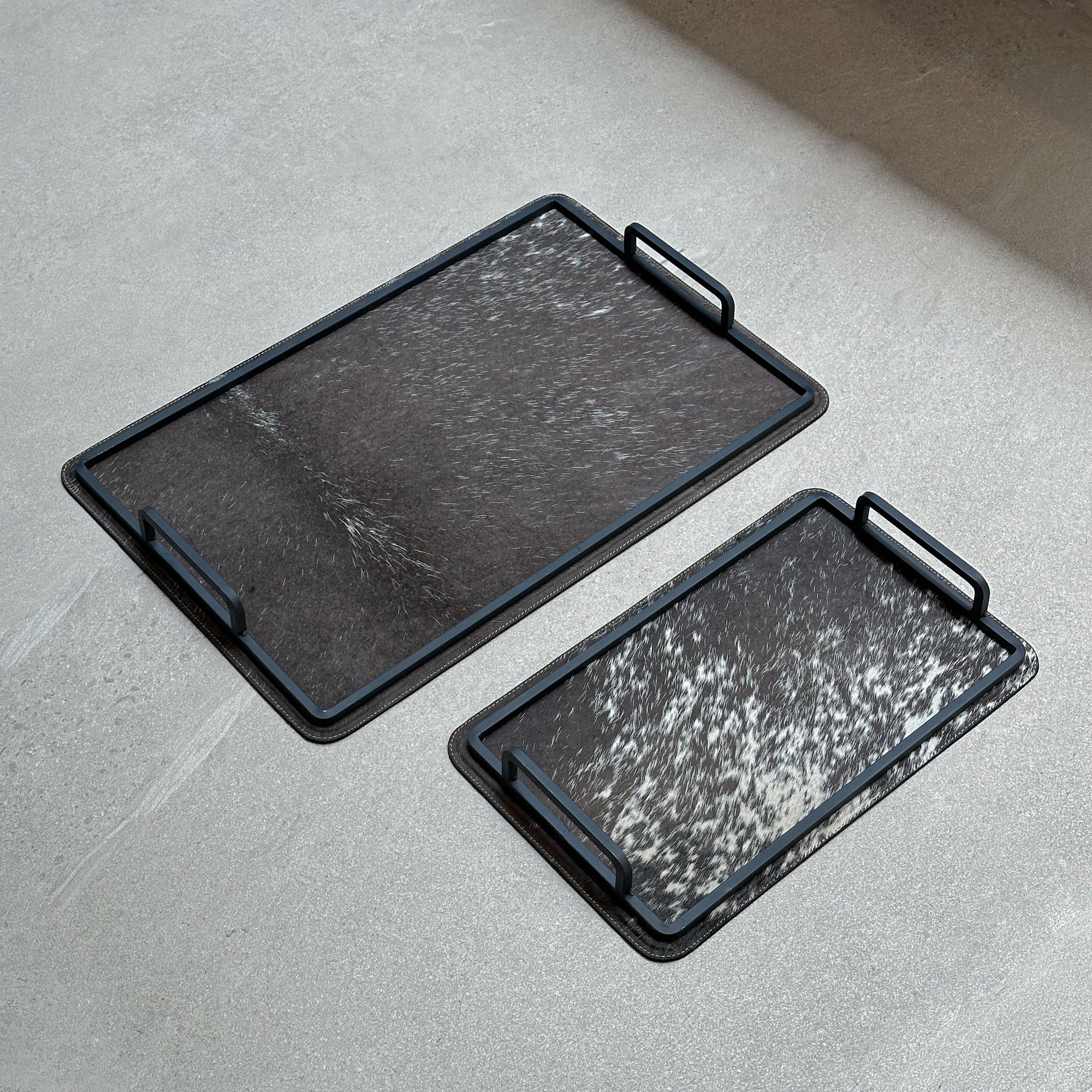 Set charolas con piel de pelo - Café con manchas blancas