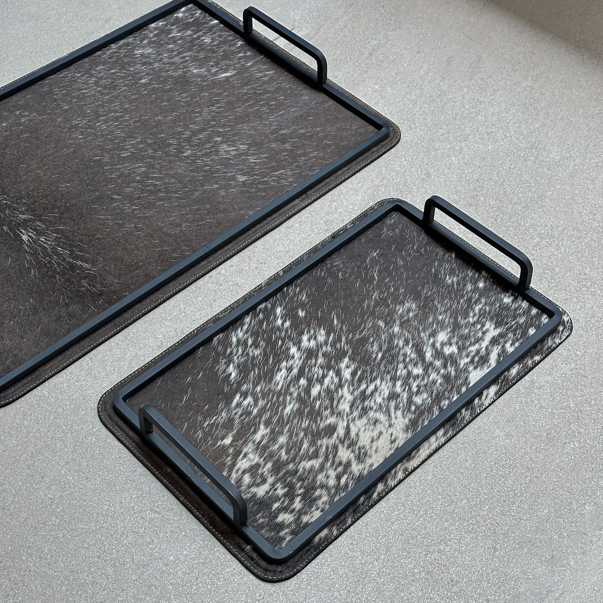 Set charolas con piel de pelo - Café con manchas blancas