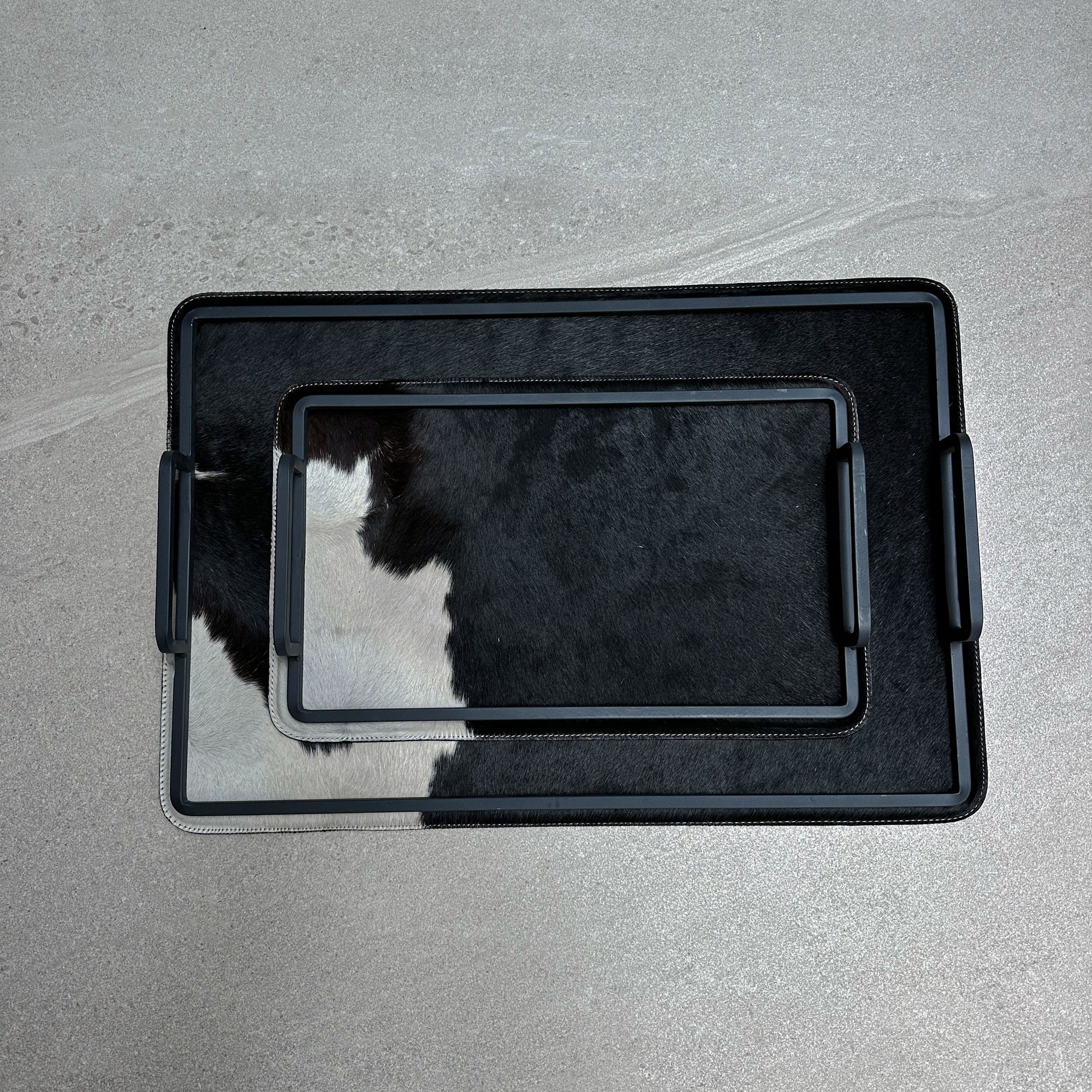 Set charolas piel con pelo - Negra con manchas blancas