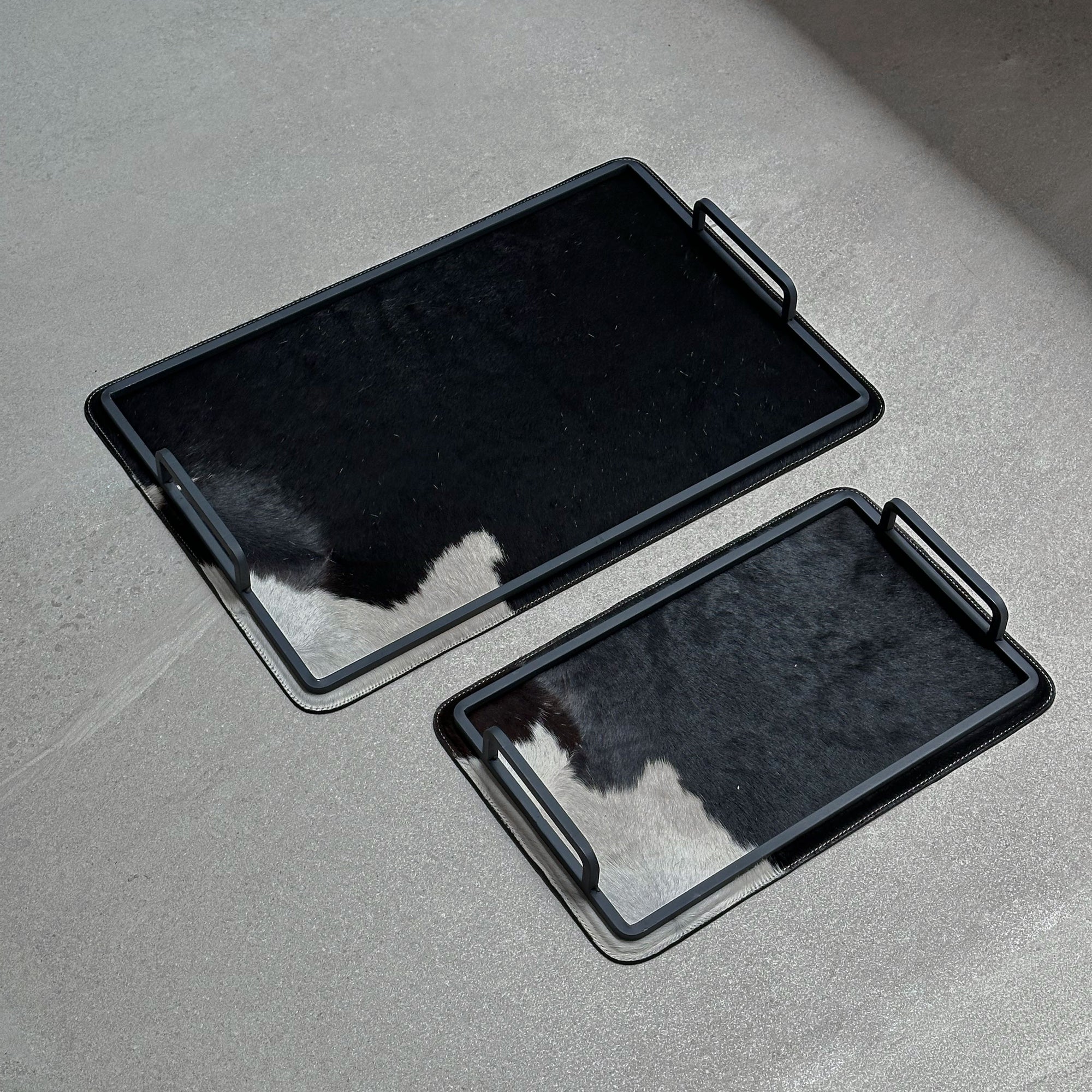 Set charolas piel con pelo - Negra con manchas blancas