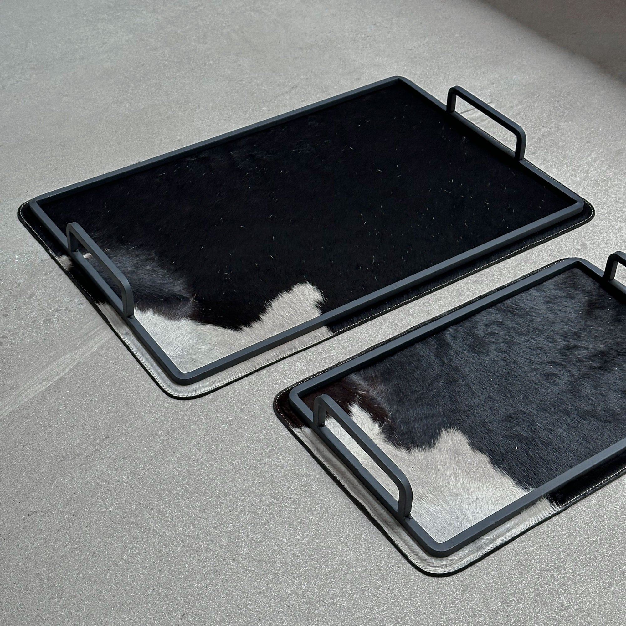 Set charolas piel con pelo - Negra con manchas blancas