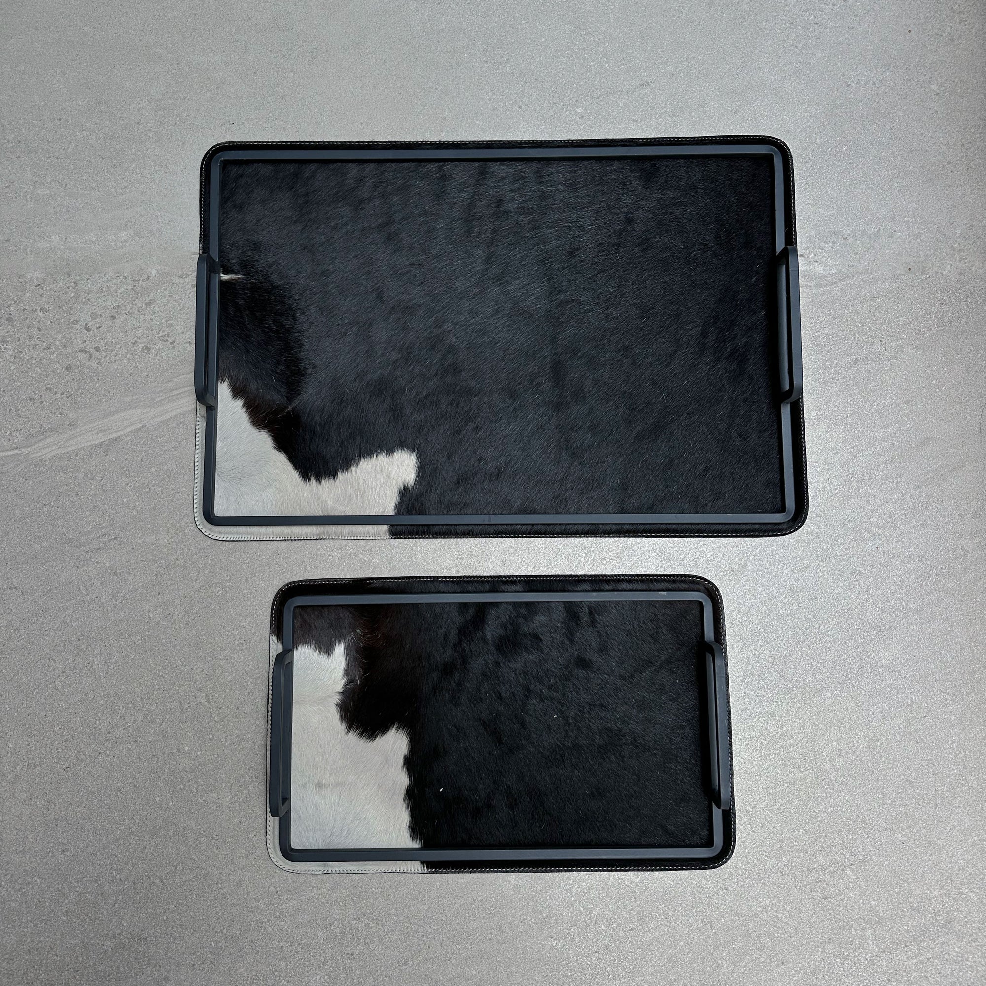 Set charolas piel con pelo - Negra con manchas blancas