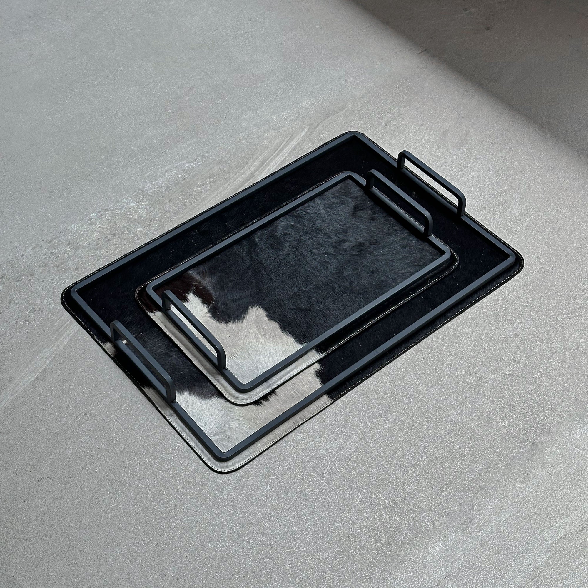 Set charolas piel con pelo - Negra con manchas blancas