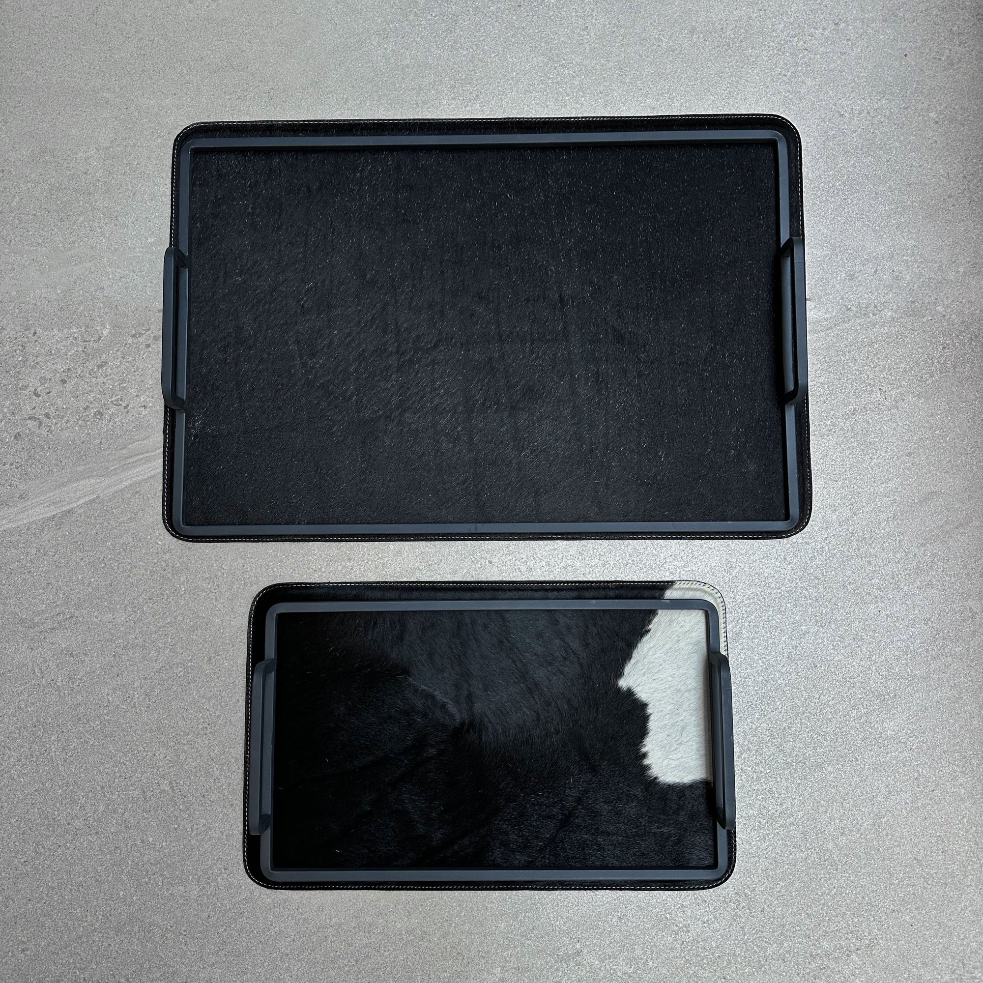 Set charolas piel con pelo - Negra con mancha blanca en charola chica