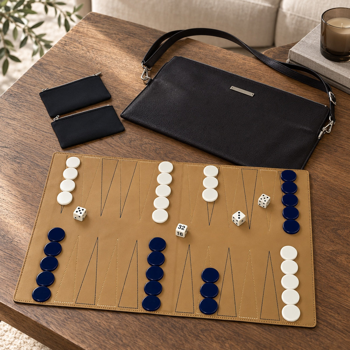 Backgammon de viaje de piel con tablero, fichas, dados y funda
