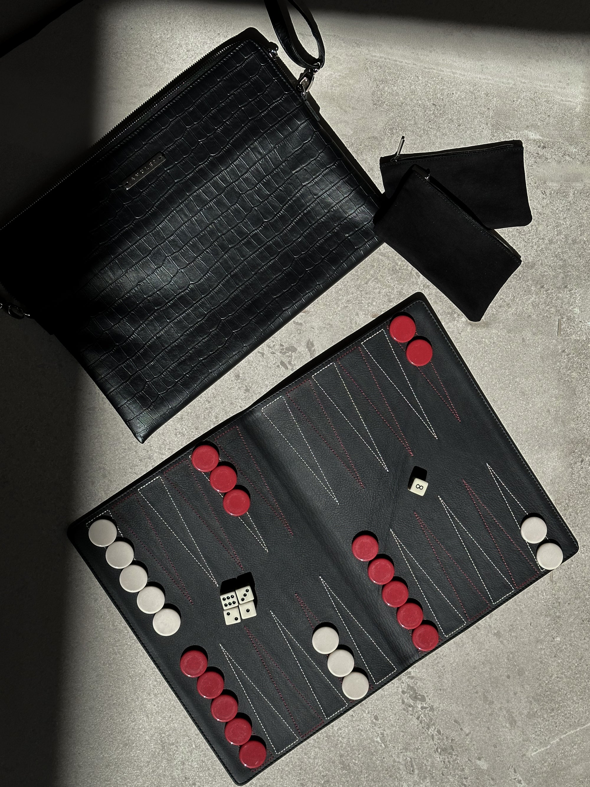 Backgammon de viaje de piel negro