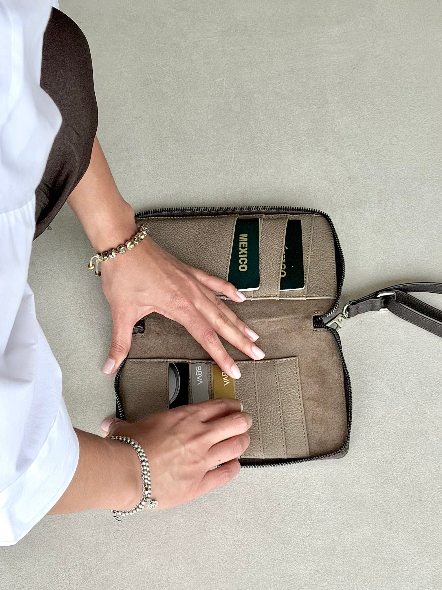 Portapasaporte familiar - Ferrero con beige