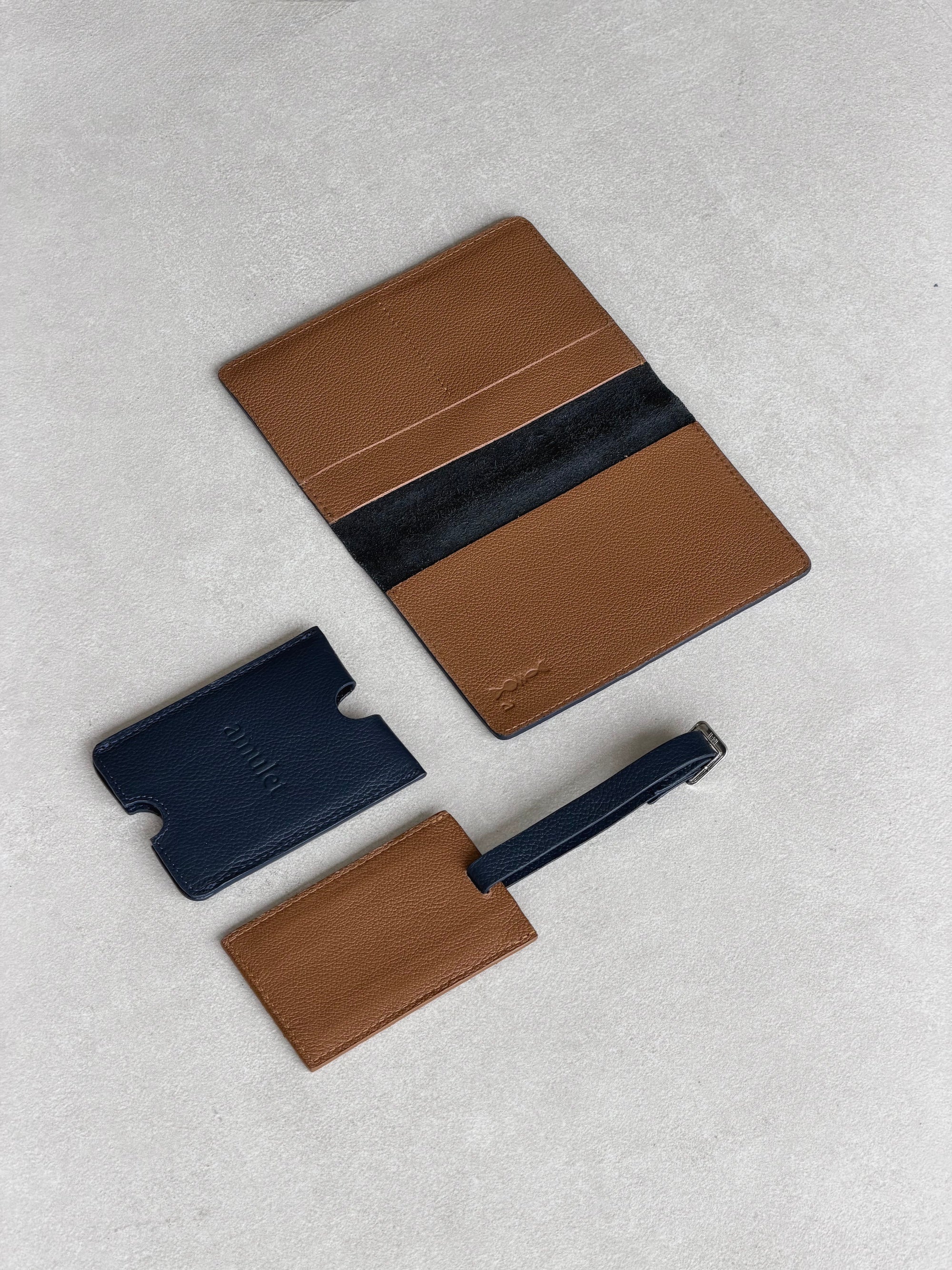 Portapasaporte individual - Azul marino con camel