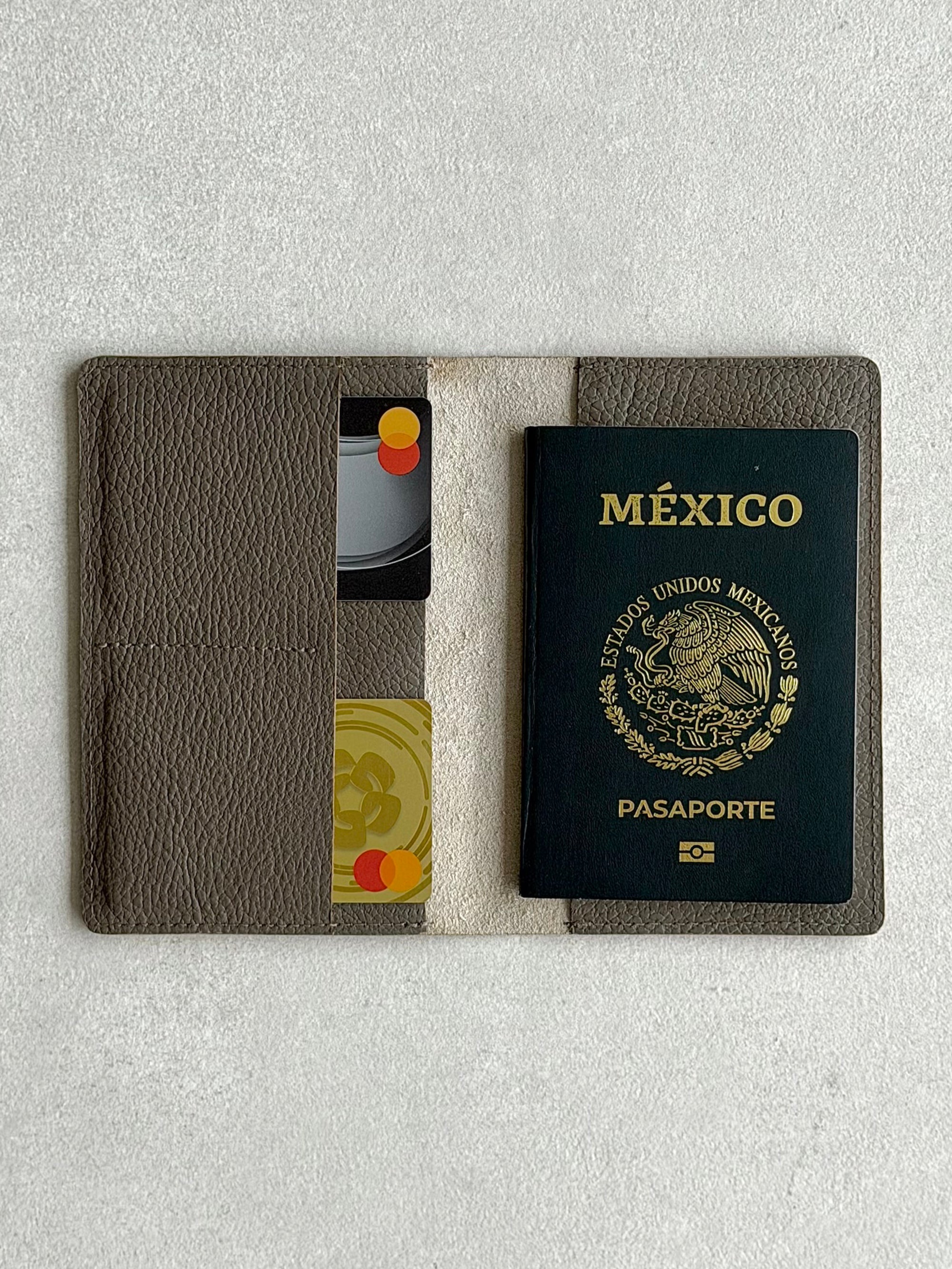 Portapasaporte individual - Beige con greige