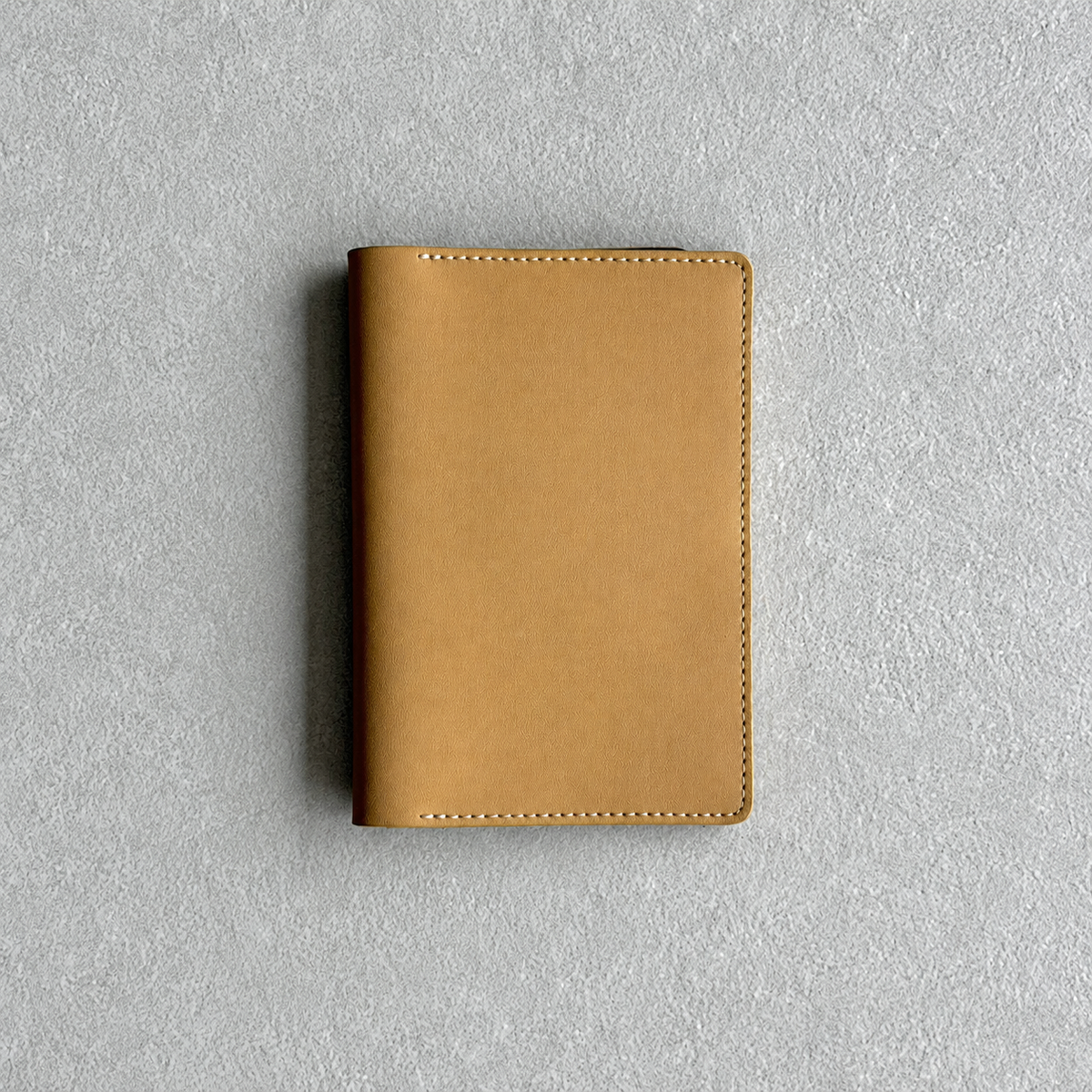 Portapasaporte individual - Amarillo con café – vista exterior con margen